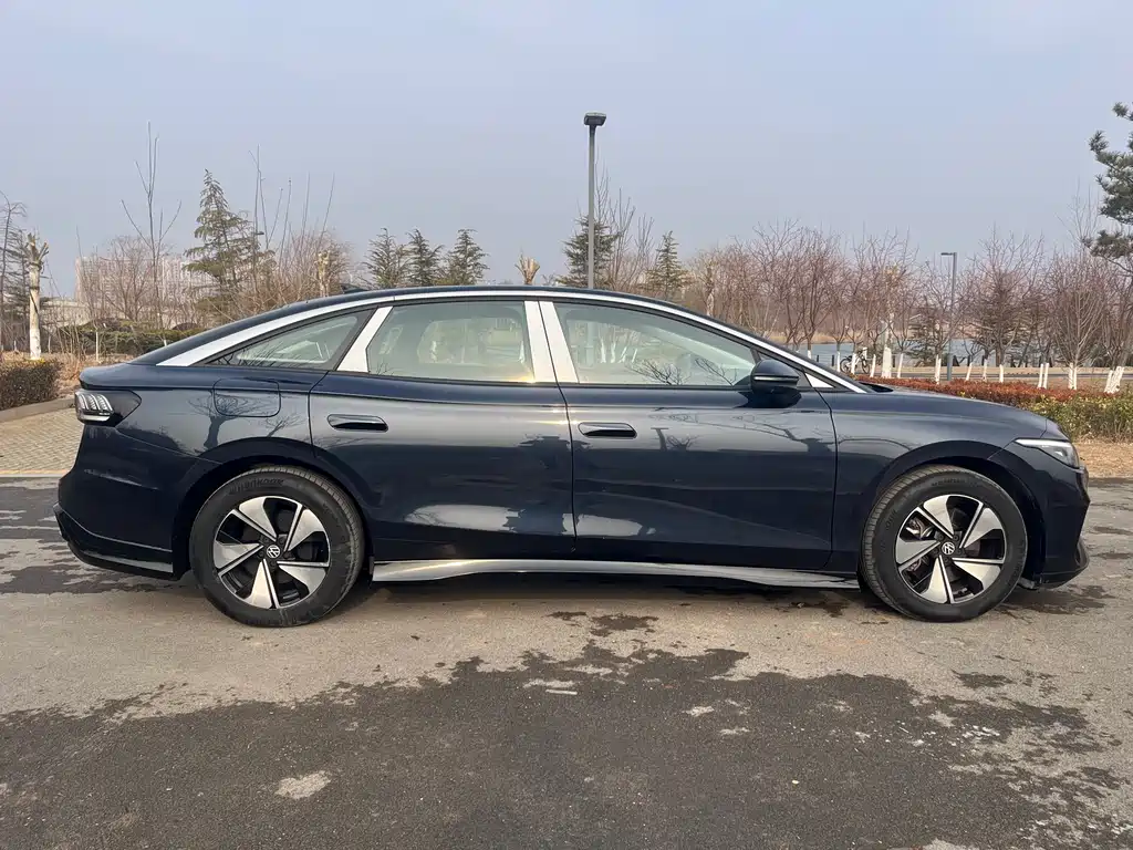 VOLKSWAGEN ID.7 VIZZION