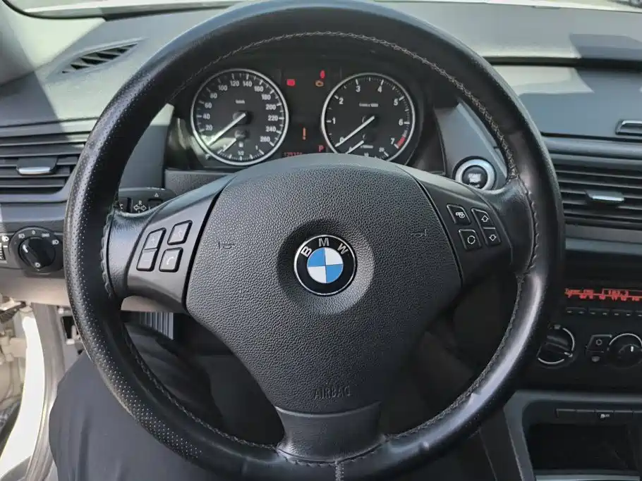 BMW X1 — миниатюра 15