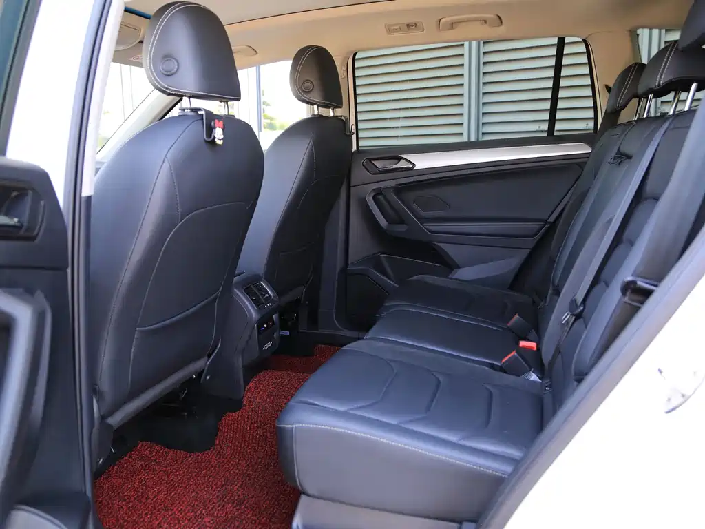 Volkswagen Tiguan L — миниатюра 15