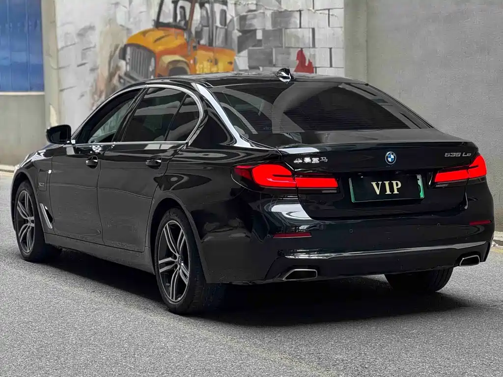 BMW 5 Series 5 2022 535Le Luxury
