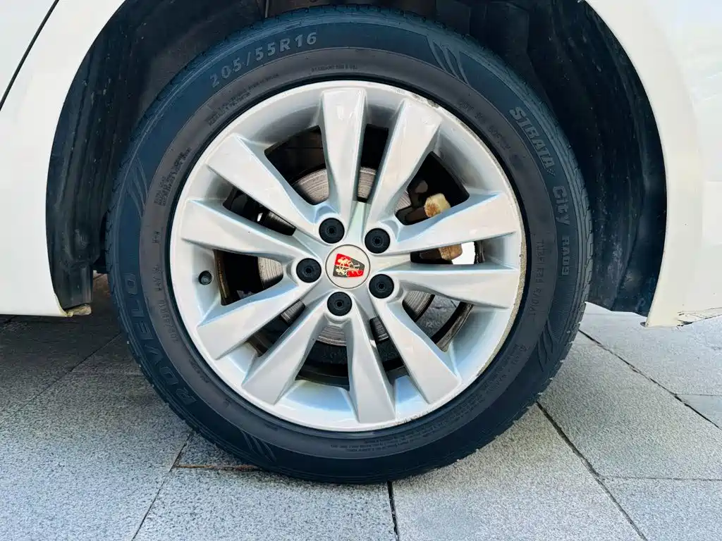 Roewe 360 — миниатюра 12