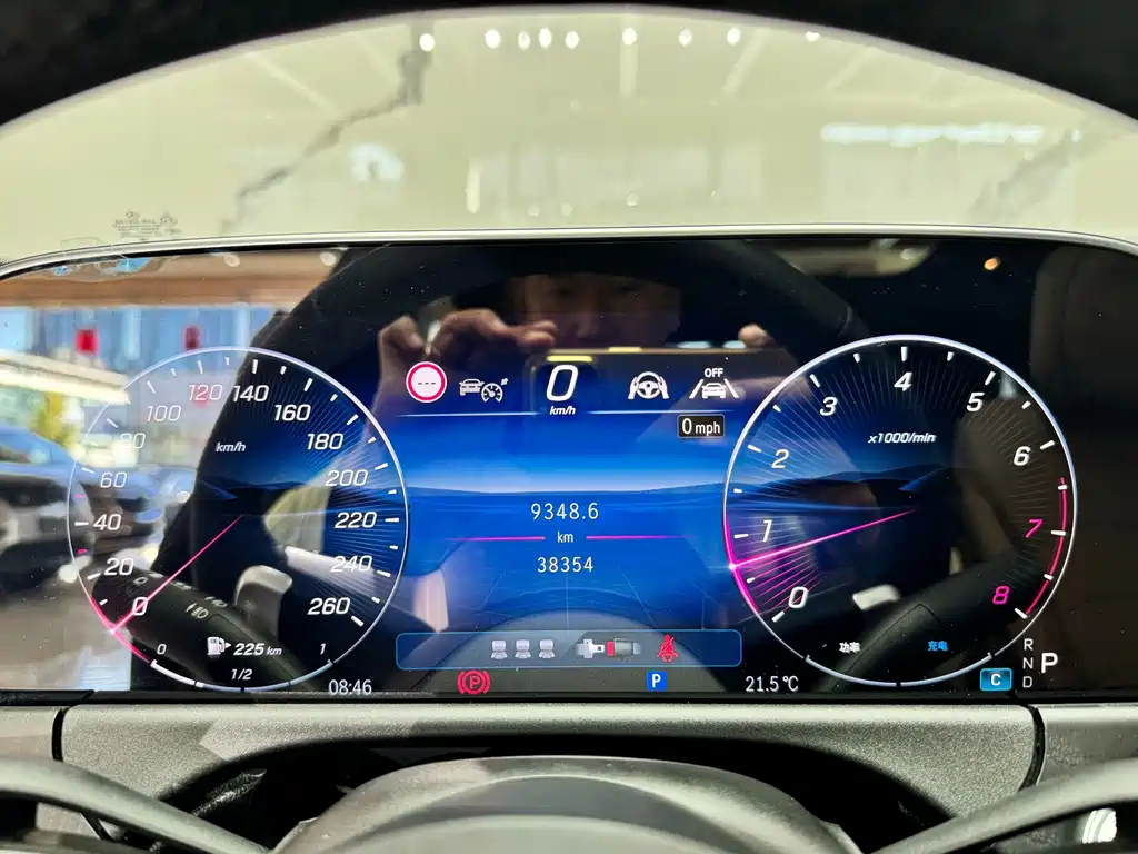 Mercedes-Benz E-Class — миниатюра 13