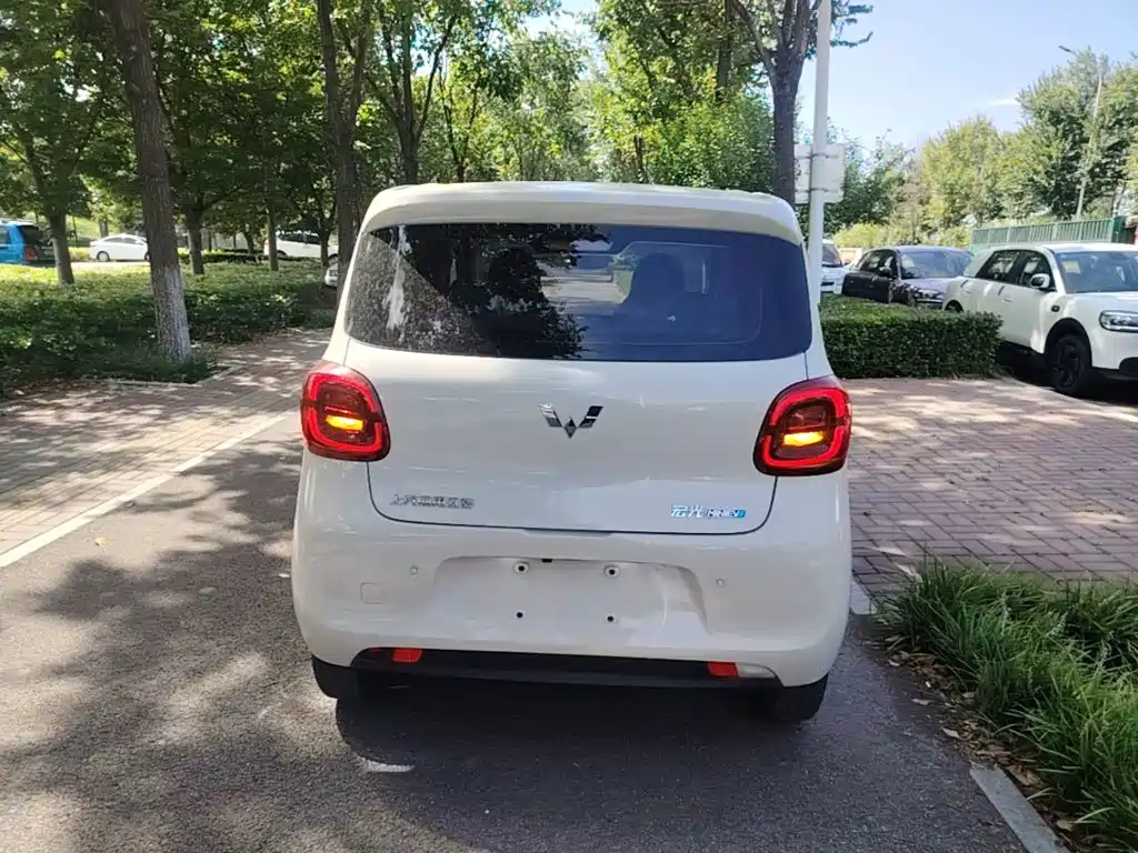 Wuling MINIEV — миниатюра 6