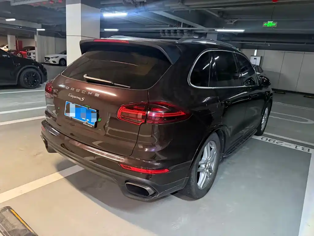 Porsche Cayenne — миниатюра 4