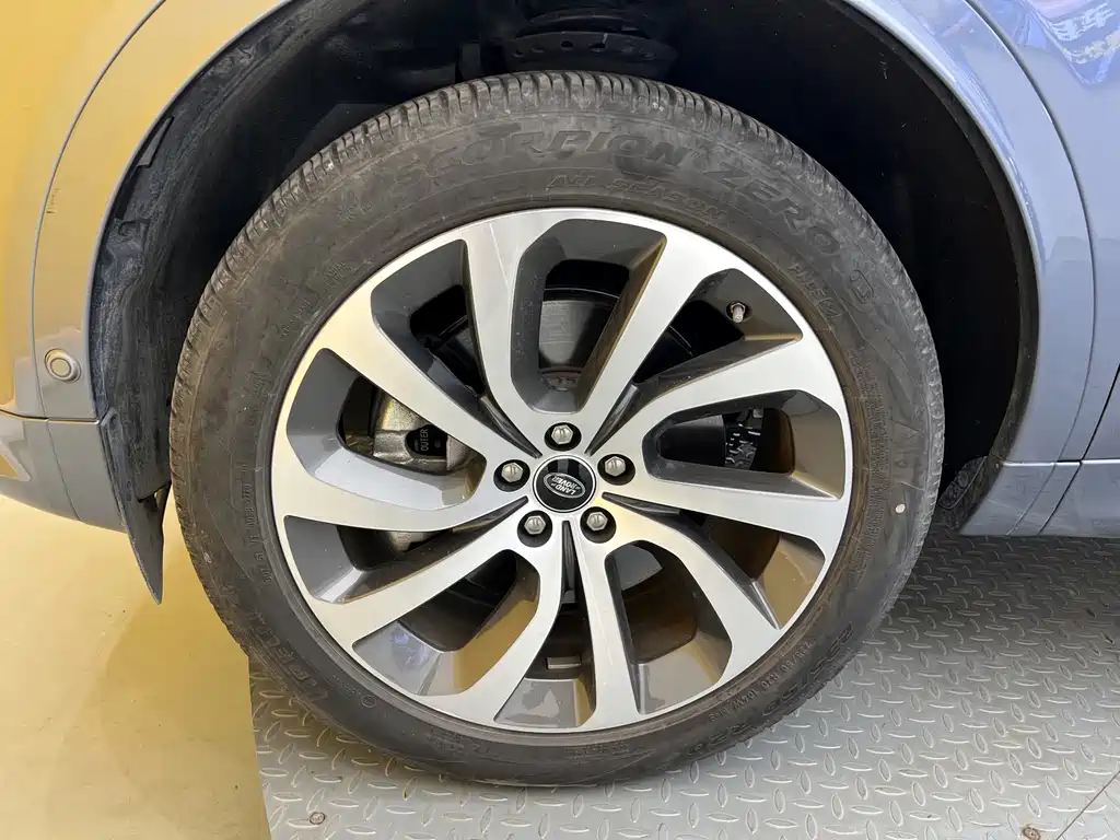 Land Rover Discovery Sport — миниатюра 21