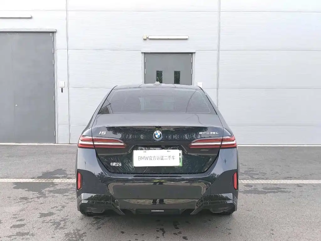 BMW i5 — миниатюра 6