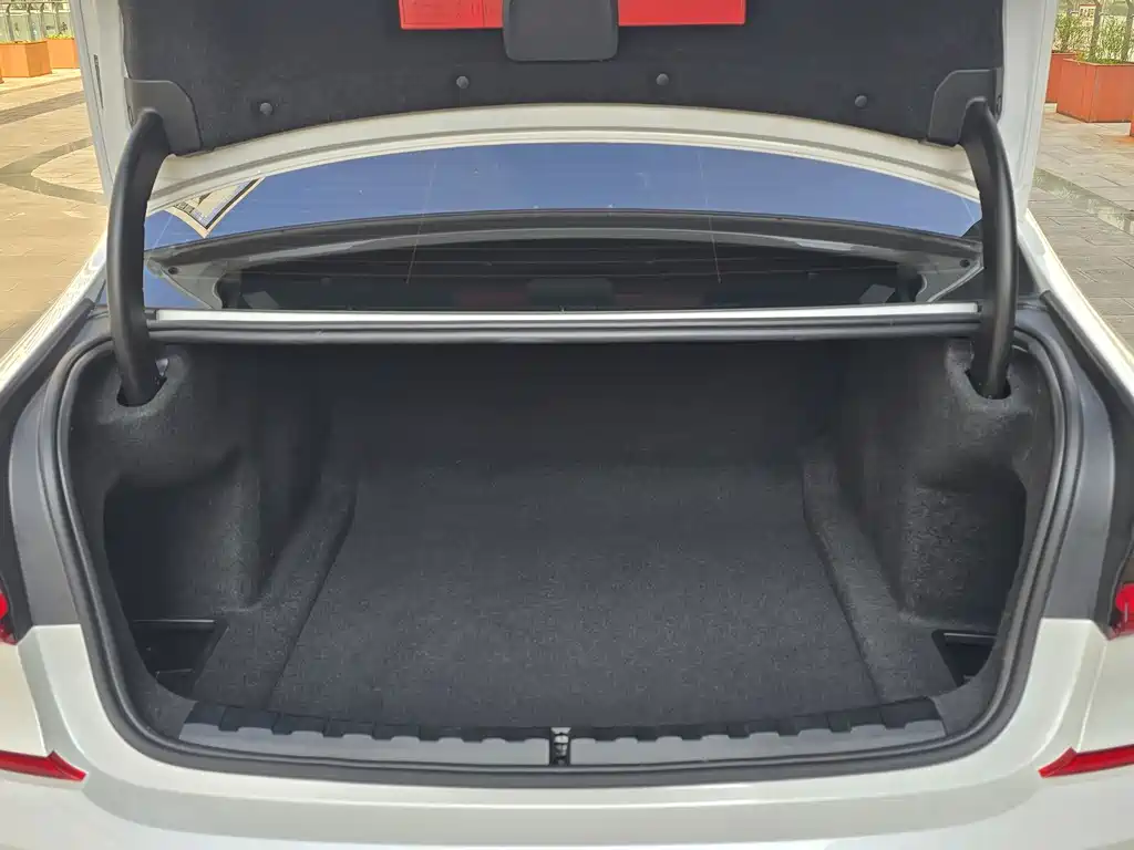 BMW 3 Series — миниатюра 16