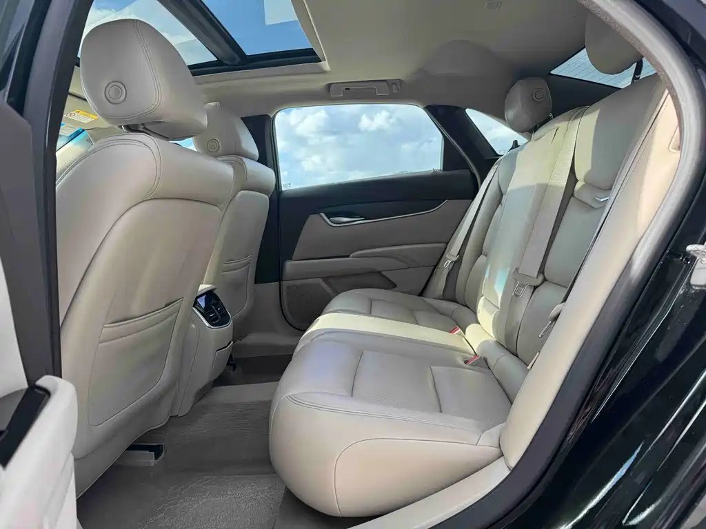 Cadillac XTS — миниатюра 5