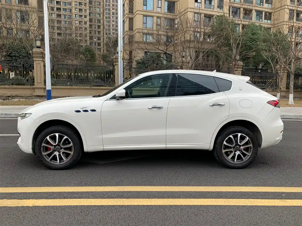 MASERATI LEVANTE
