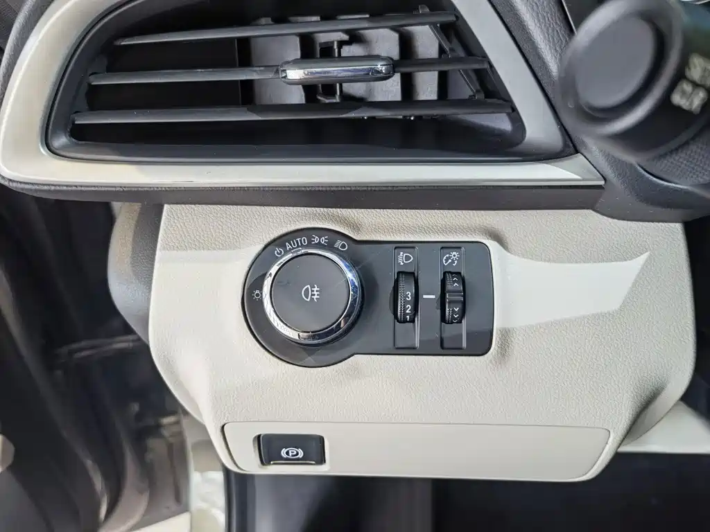 Buick GL6 — миниатюра 6