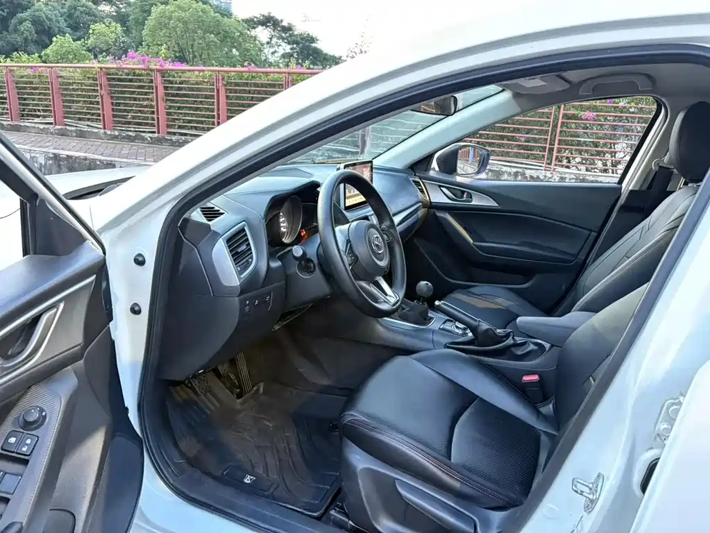Mazda 3 Axela — миниатюра 9