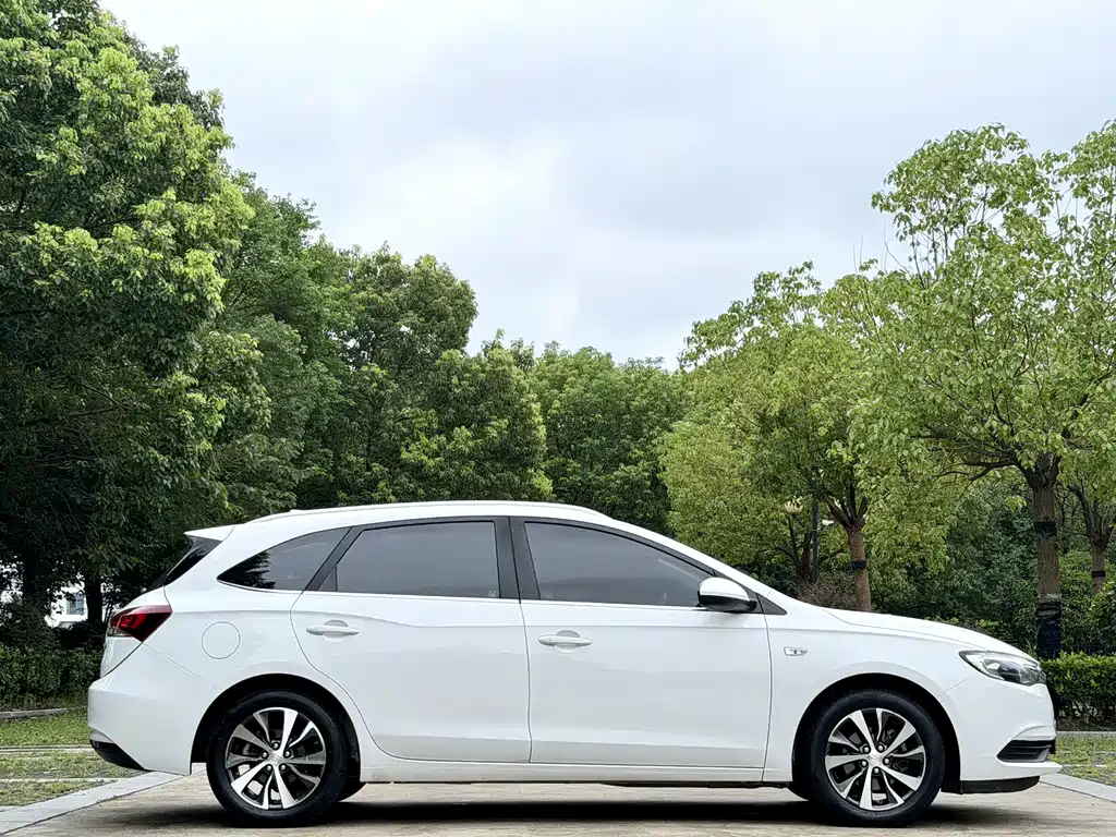 Buick Excelle — миниатюра 5
