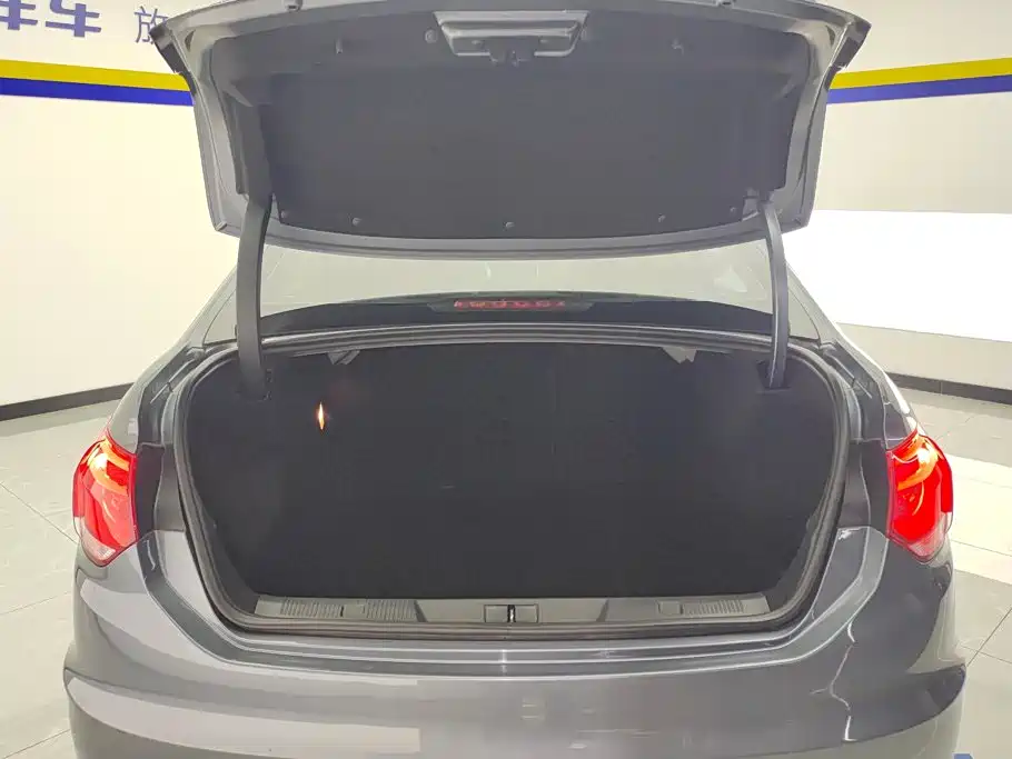 Citroen C4L — миниатюра 4