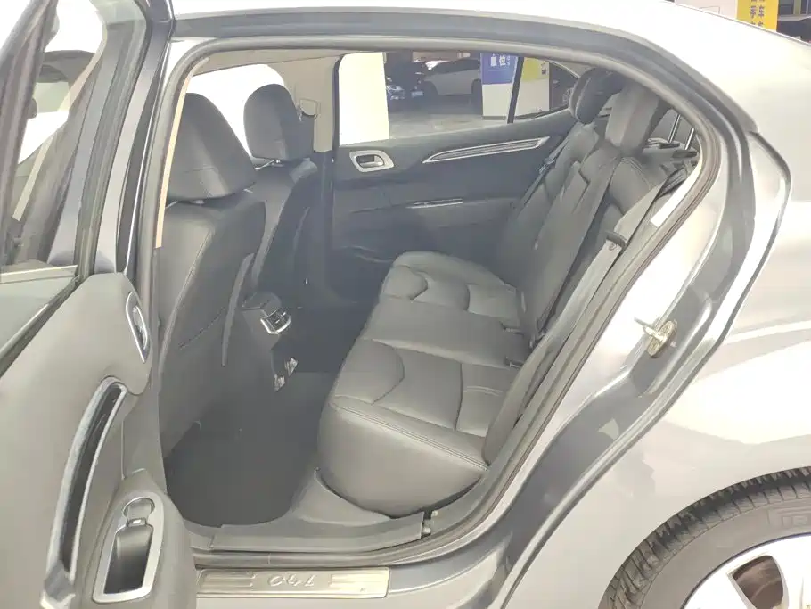 Citroen C4L — миниатюра 11