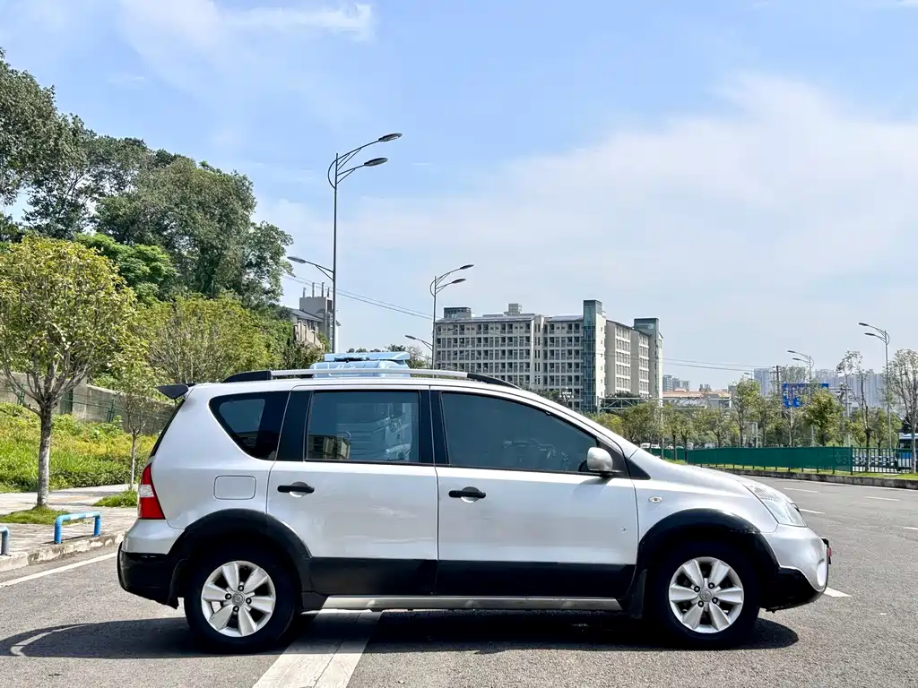 Nissan Livina — миниатюра 4