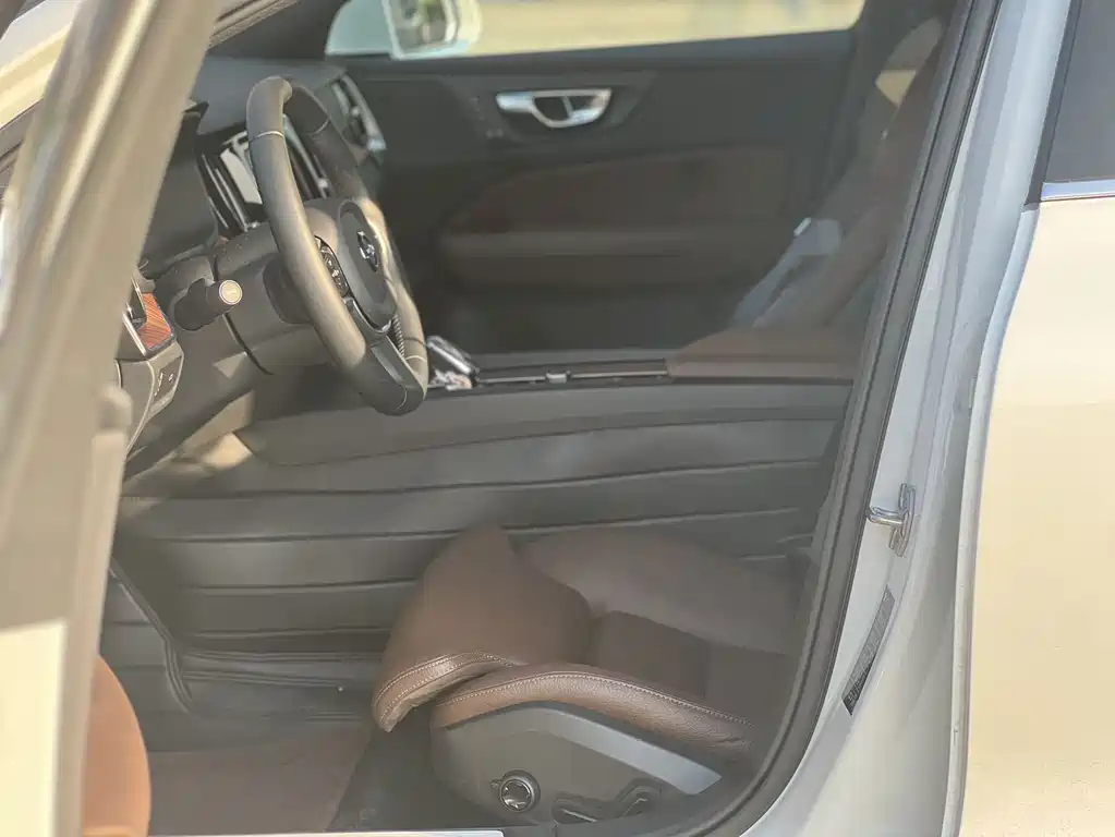 Volvo V60 — миниатюра 9