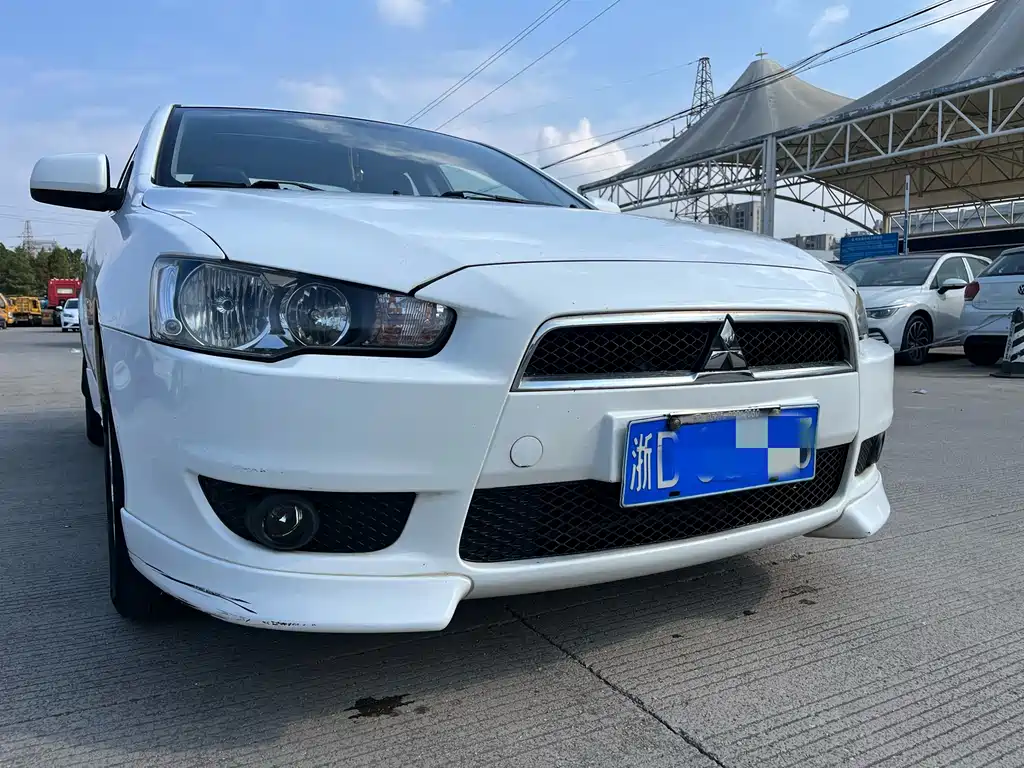 Mitsubishi Lancer EX 2011