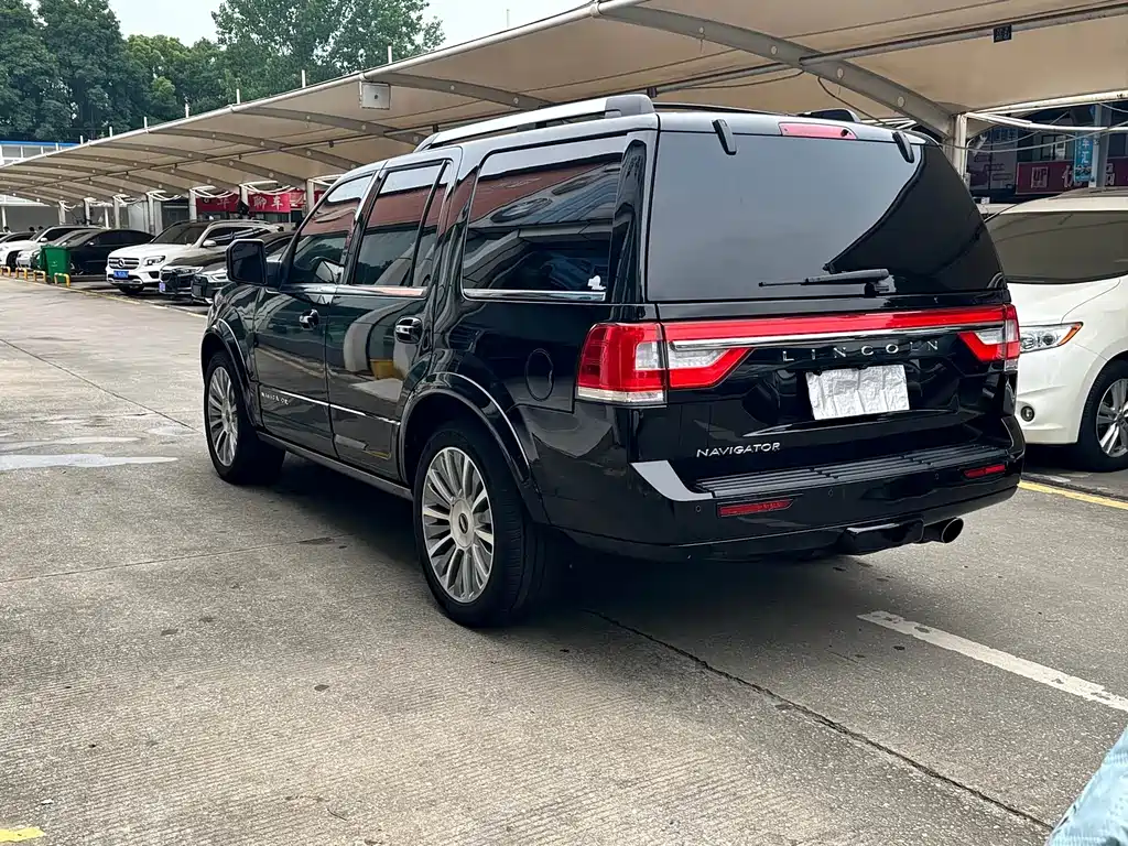 Lincoln Navigator — миниатюра 5