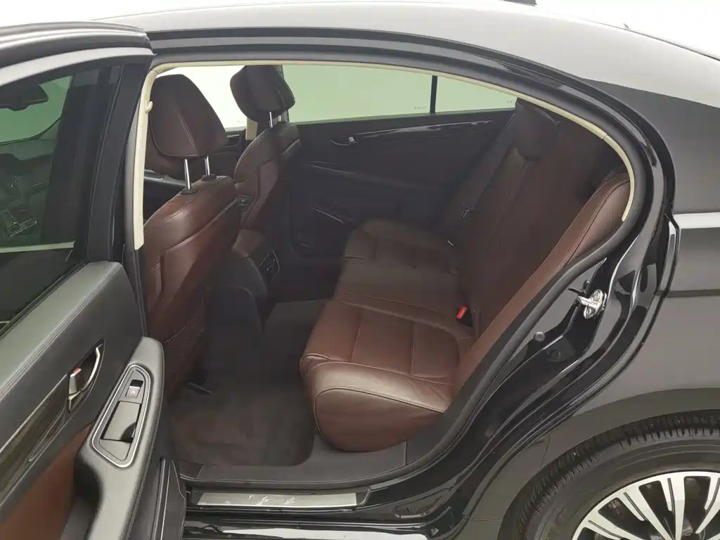 Hongqi Hongqi H7 — миниатюра 15