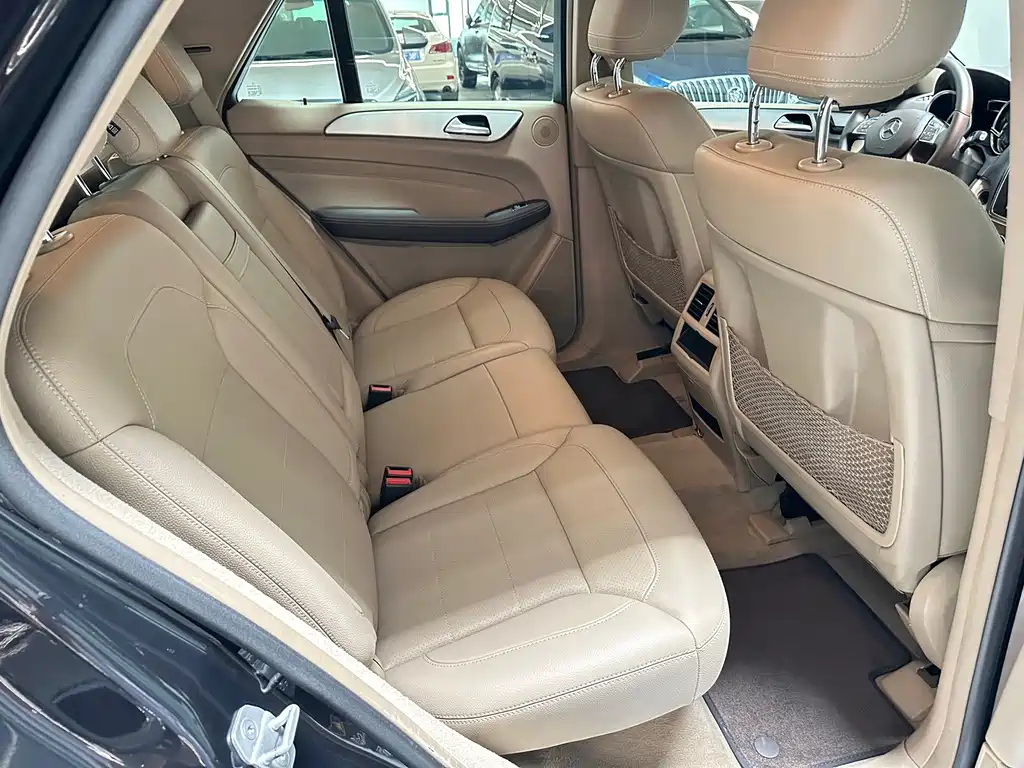 Mercedes-Benz M-Class — миниатюра 7