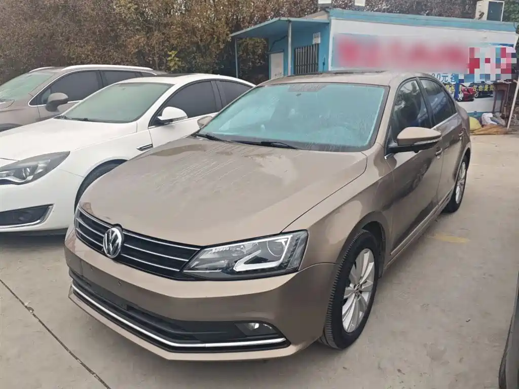 Volkswagen Sagitar 2015