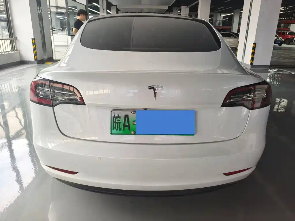 Tesla Model 3 — миниатюра 9
