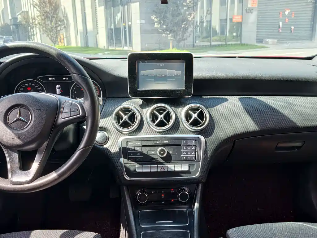 Mercedes-Benz A-Class (Import) — миниатюра 16