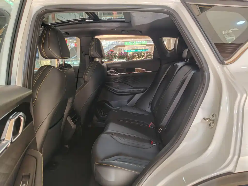 Geely Binyue — миниатюра 7