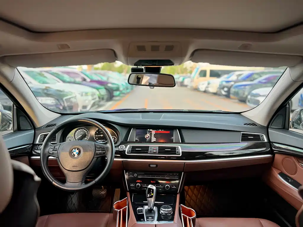 BMW 5 Series GT 528i Leading Type, фото 9