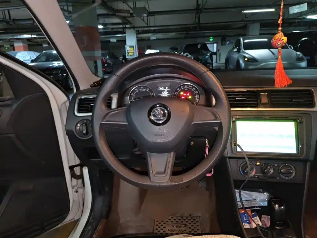 Skoda Rapid Spaceback — миниатюра 11