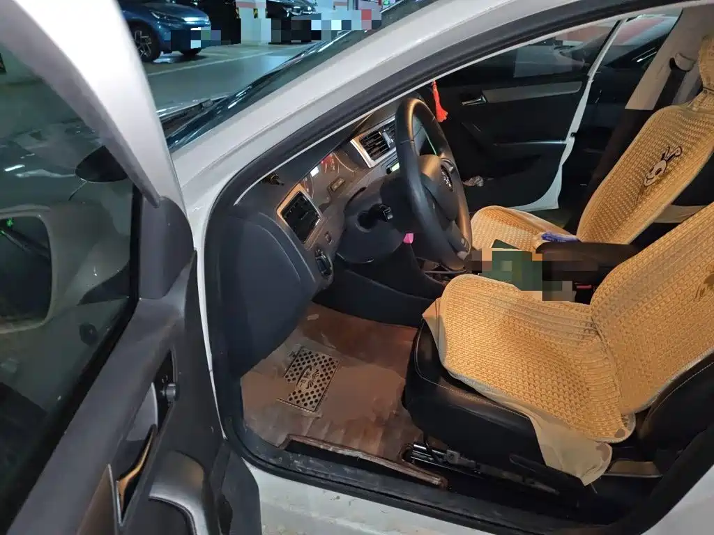 Skoda Rapid Spaceback — миниатюра 17