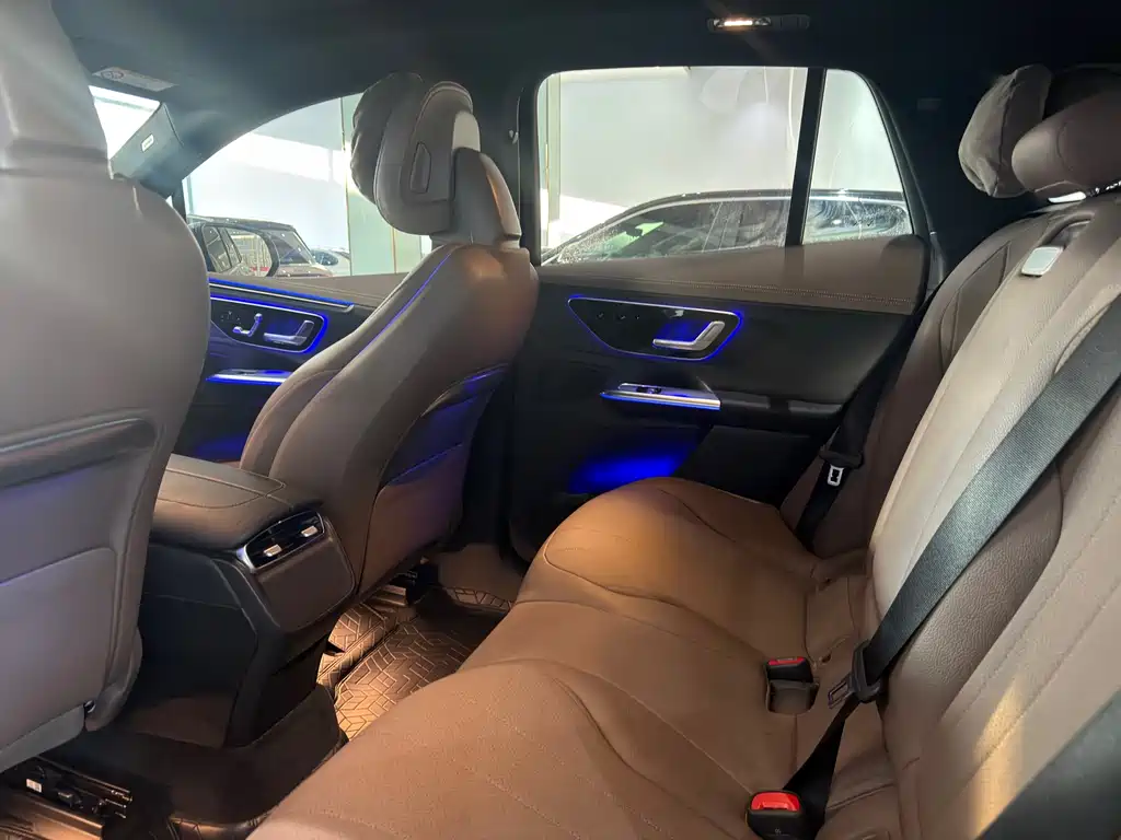 Mercedes-Benz EQE SUV — миниатюра 4