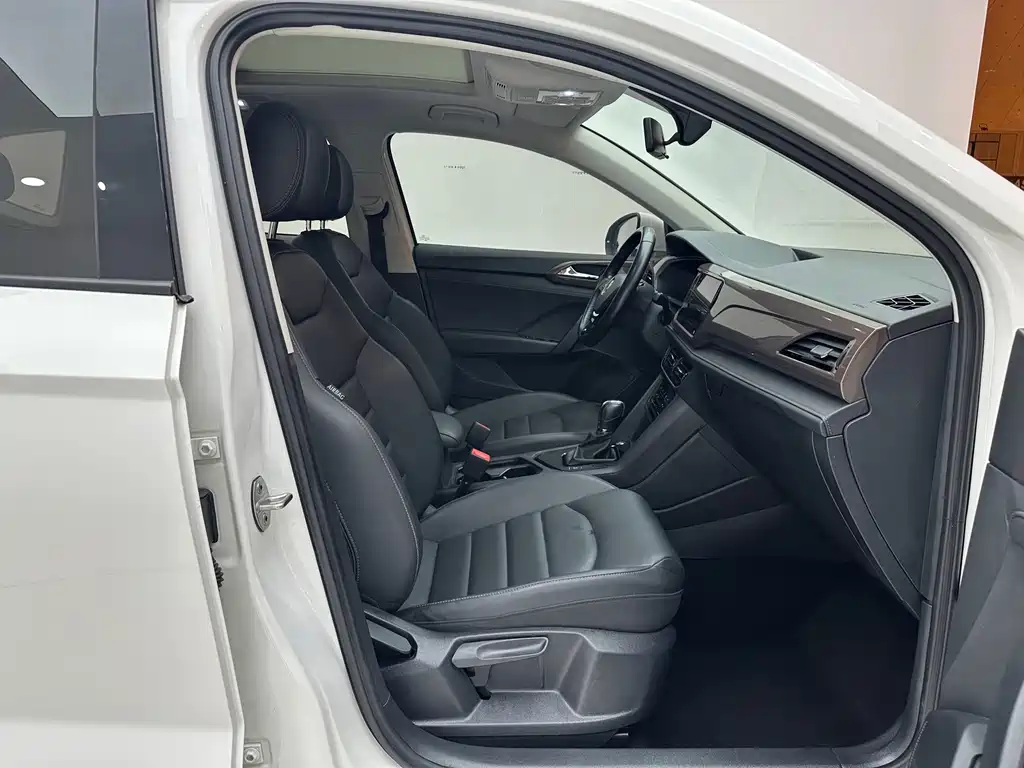 Volkswagen Tharu — миниатюра 10