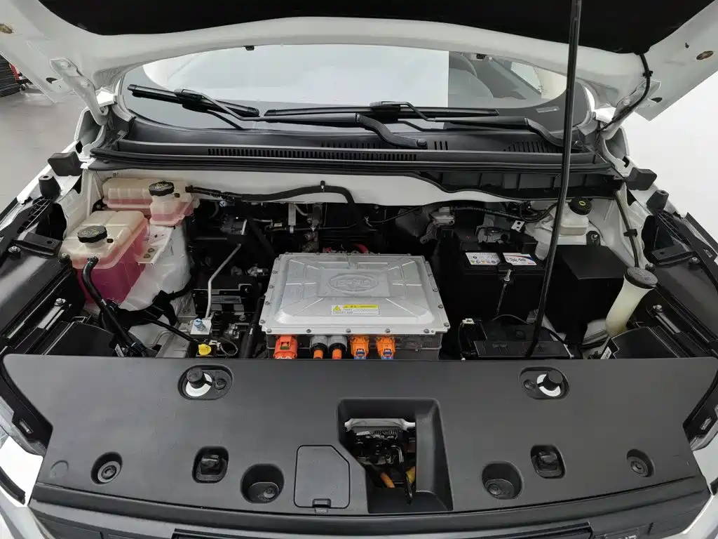 BYD Yuan EV — миниатюра 6