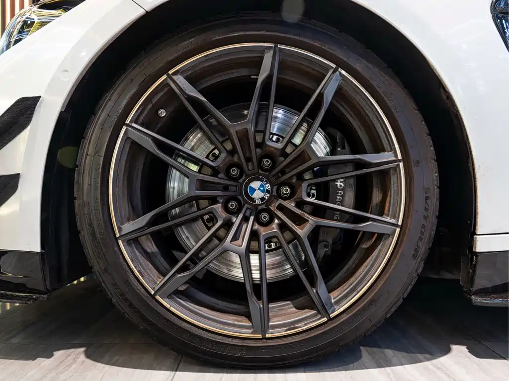 BMW M4 — миниатюра 12