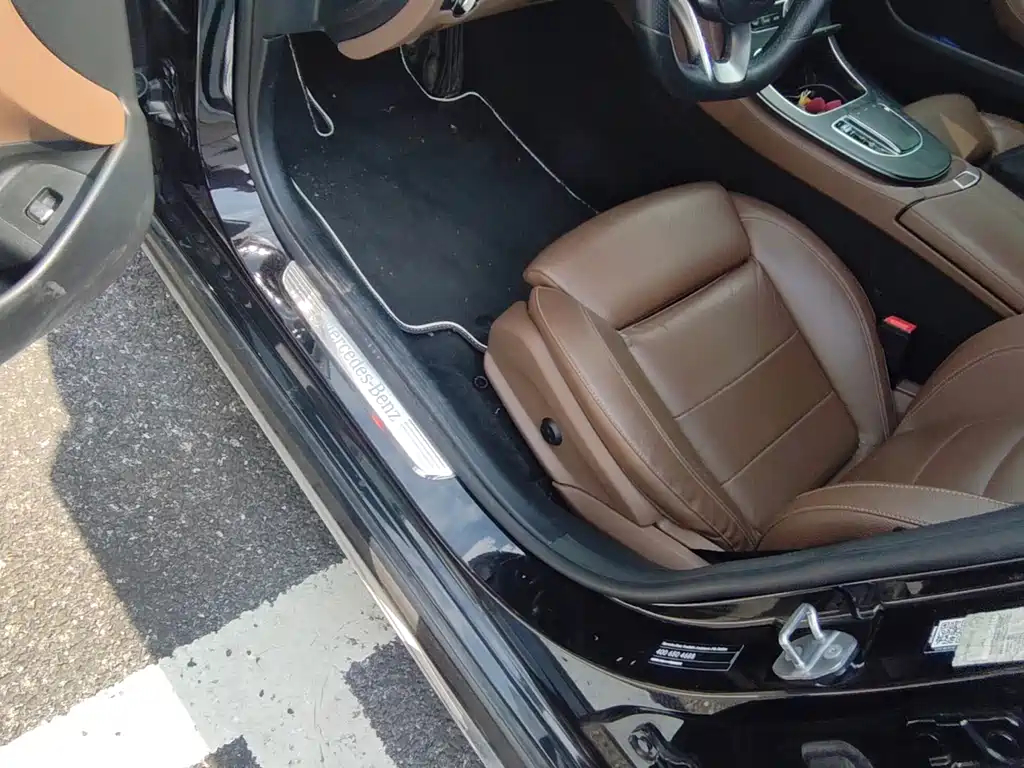 Mercedes-Benz E-Class — миниатюра 8