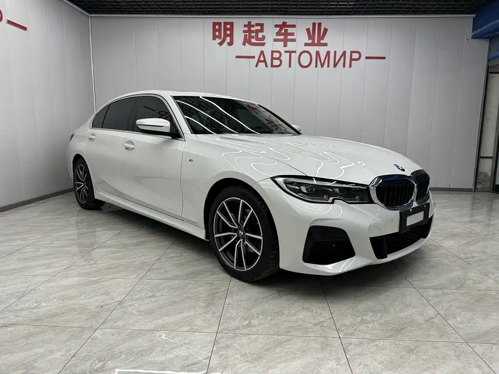 BMW 3 SERIES