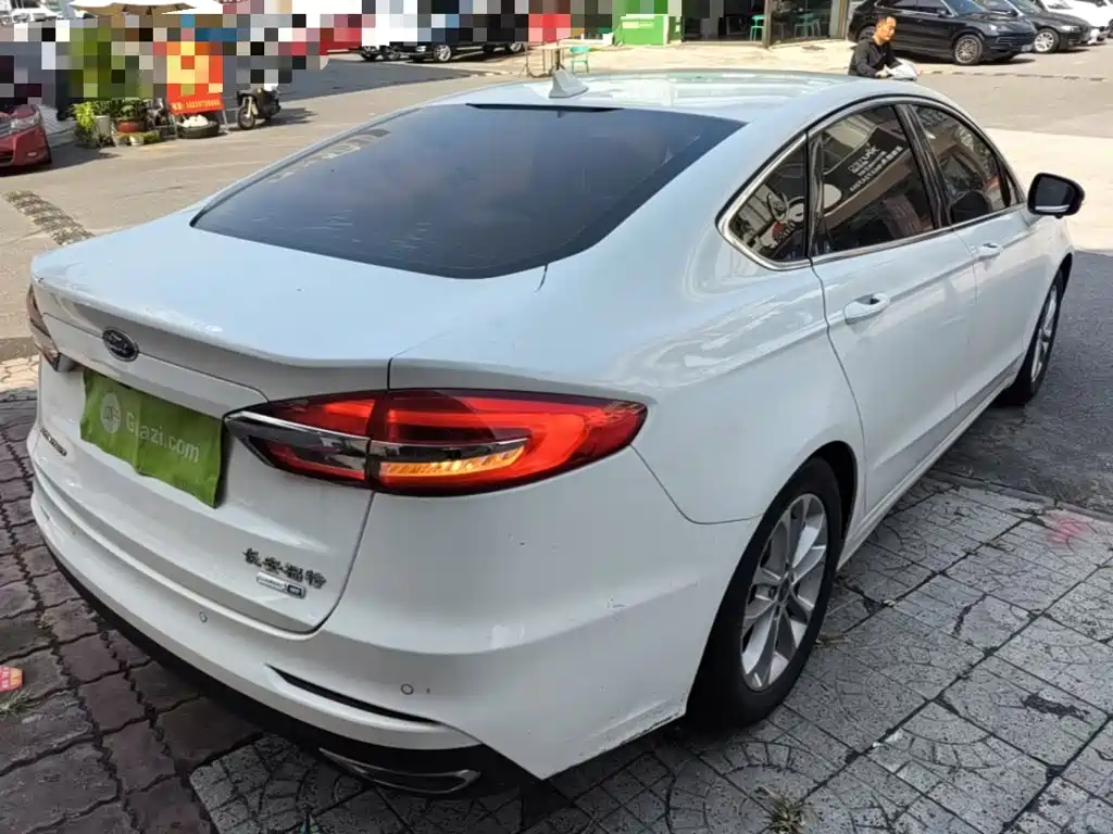 Ford Mondeo — миниатюра 7