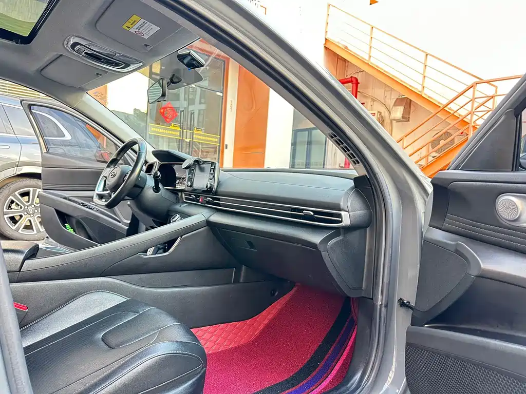 Hyundai Elantra — миниатюра 7