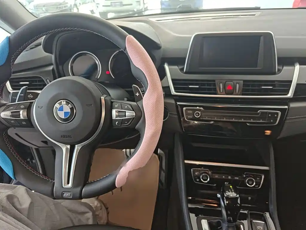 BMW 2 Series Active Tourer — миниатюра 10