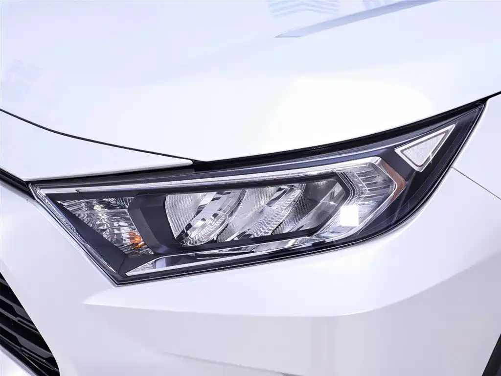 Toyota RAV4 2021 2.0L CVT PLUS
