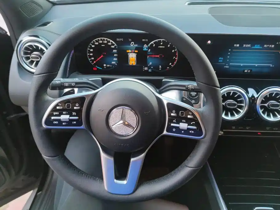 Mercedes-Benz GLB — миниатюра 15