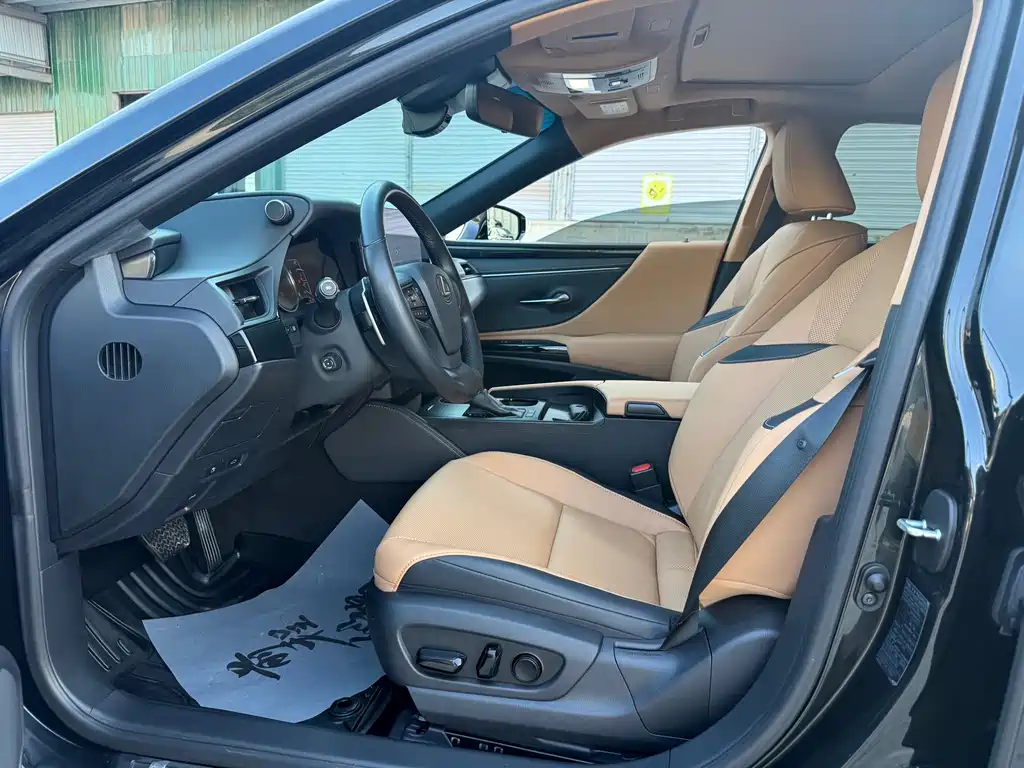 Lexus ES — миниатюра 8