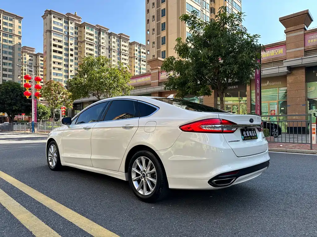 Ford Mondeo — миниатюра 6