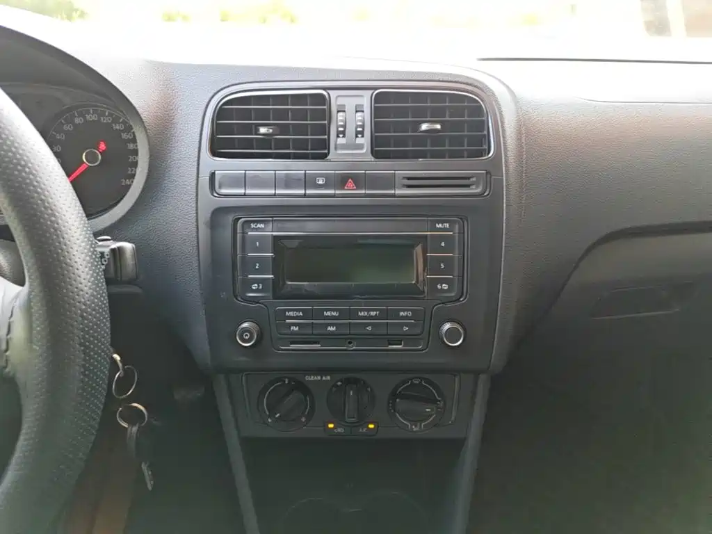 Volkswagen Polo — миниатюра 13