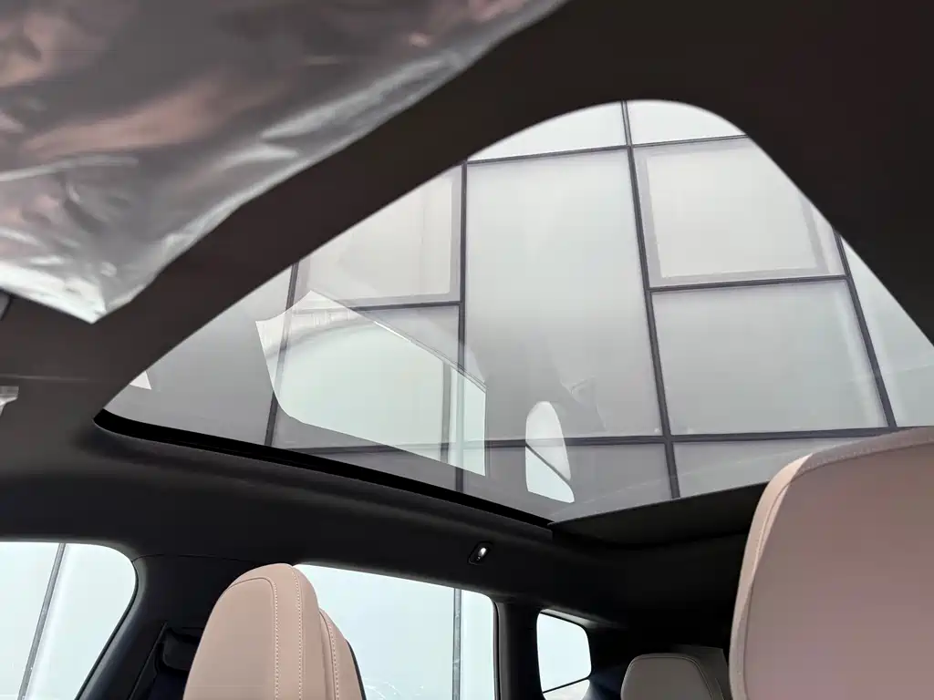Volvo XC70 PHEV — миниатюра 15