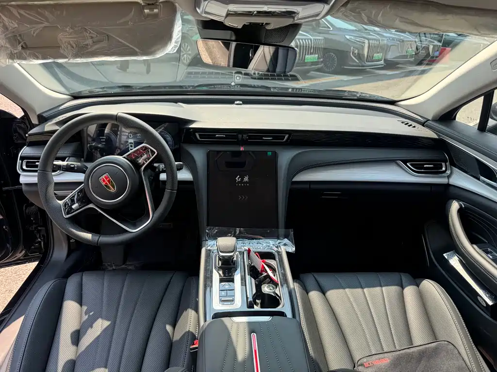Hongqi H5 2025 2.0T AT