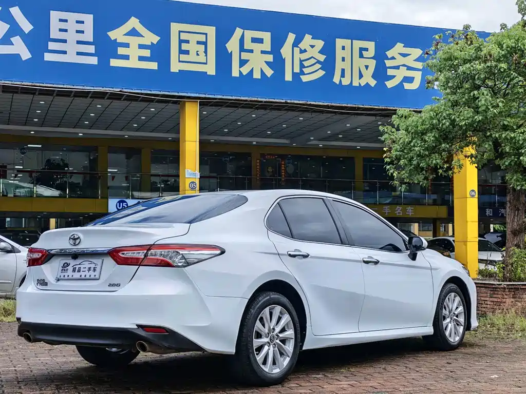 Toyota Camry — миниатюра 15