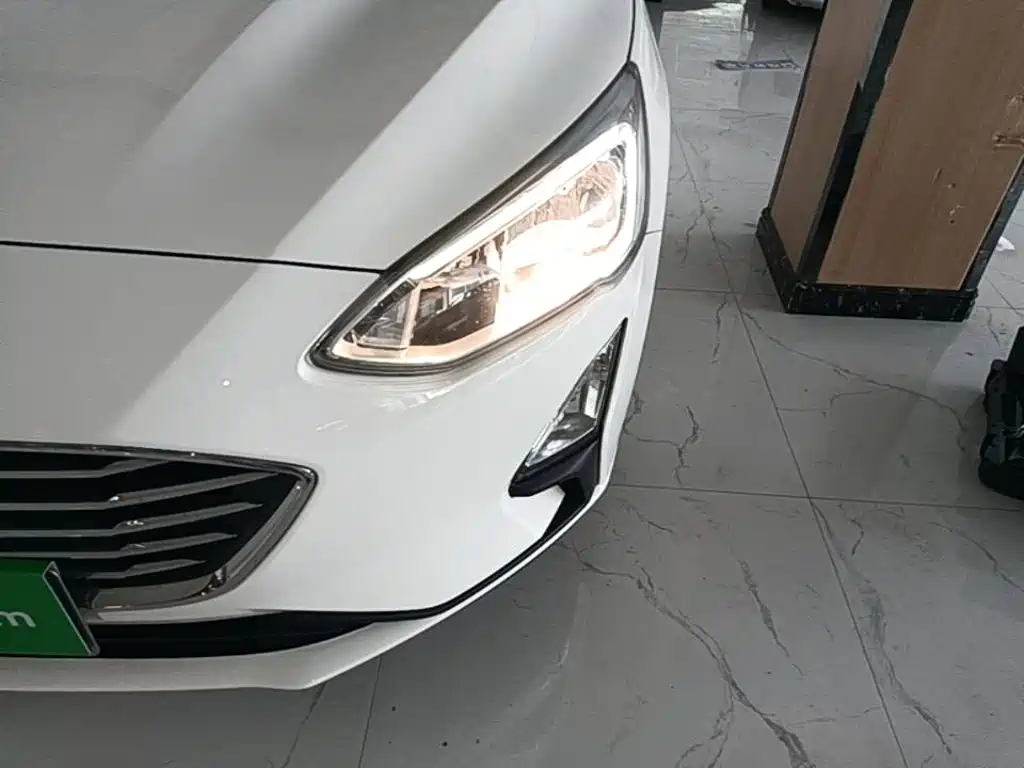 Ford Focus — миниатюра 24