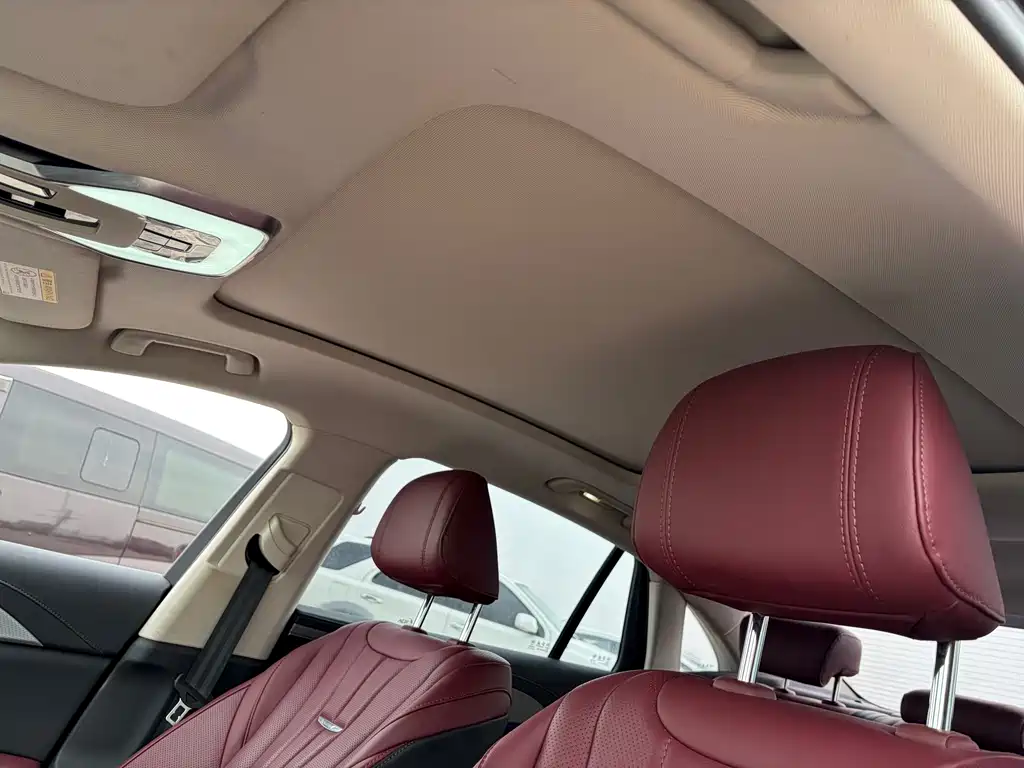 Hongqi Hongqi H5 — миниатюра 10